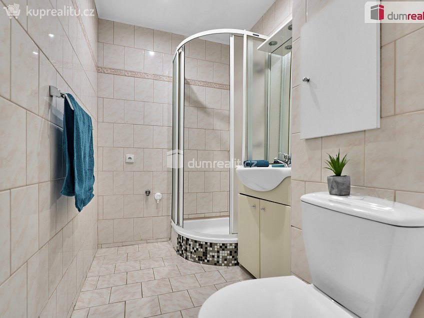 Prodej bytu 2+1 63 m^2 Závodu míru, Karlovy Vary 