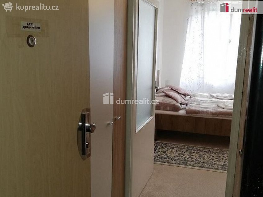 Pronájem bytu 1+kk 24 m^2 Kubelíkova, Mariánské Lázně 