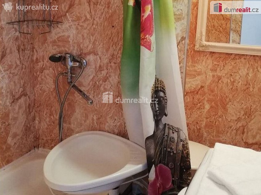 Pronájem bytu 1+kk 24 m^2 Kubelíkova, Mariánské Lázně 