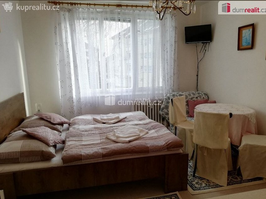 Pronájem bytu 1+kk 24 m^2 Kubelíkova, Mariánské Lázně 