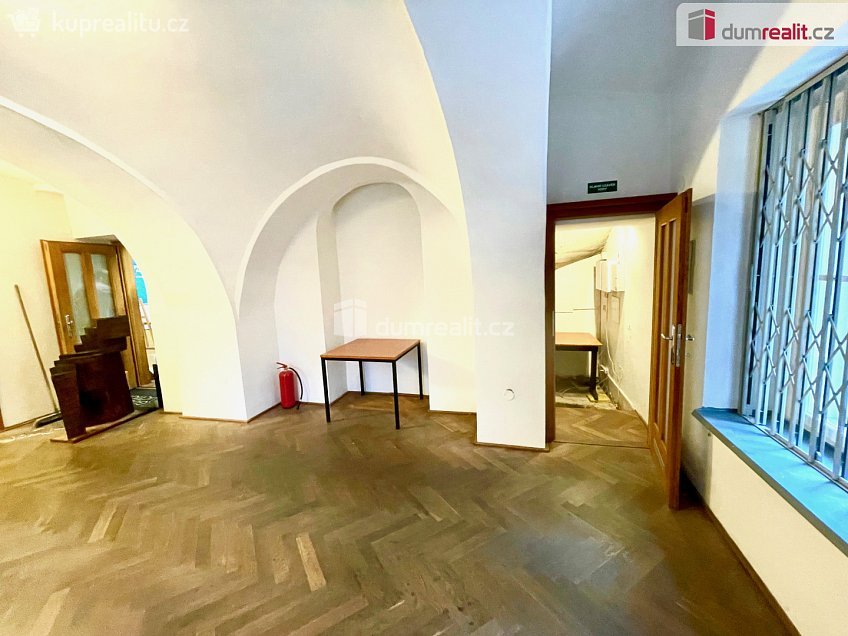 Pronájem  obchodních prostor 80 m^2 Voršilská, Praha 1 