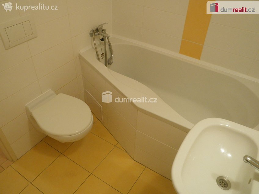 Pronájem bytu 2+kk 38 m^2 Slovácká, Břeclav 