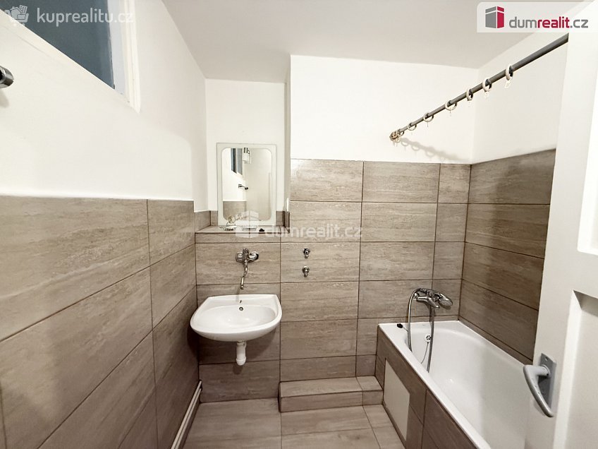 Pronájem bytu 2+1 63 m^2 Rožnovská, Frenštát pod Radhoštěm 