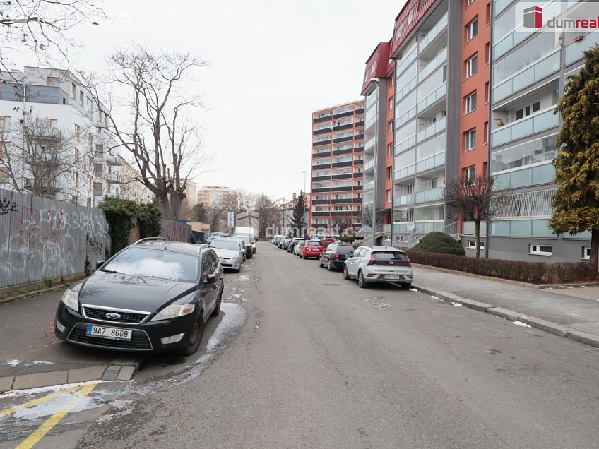 Prodej bytu 2+kk 43 m^2 Srbínská, Praha 10 