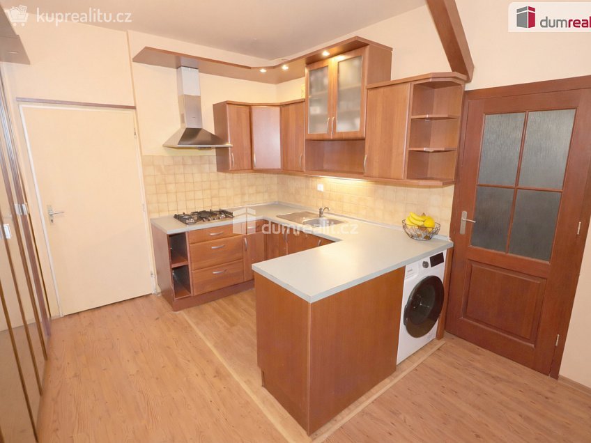 Prodej bytu 2+kk 43 m^2 Srbínská, Praha 10 