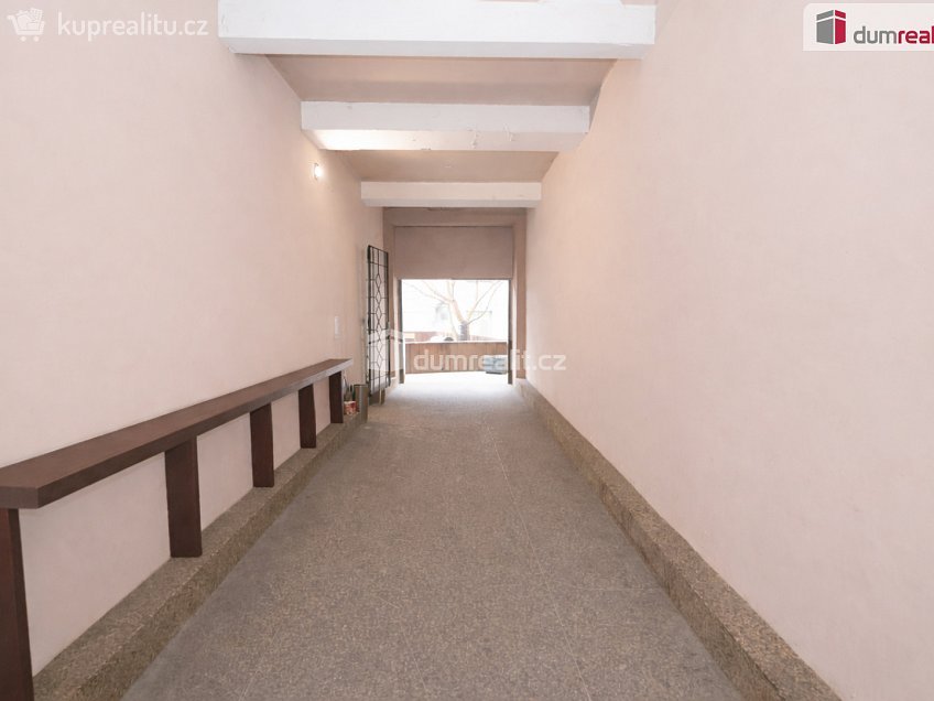 Prodej bytu 2+kk 43 m^2 Srbínská, Praha 10 