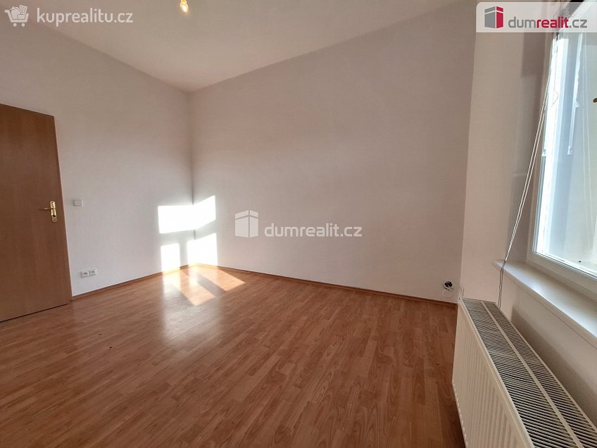 Pronájem bytu 2+kk 61 m^2 Kamenická, Praha 7 