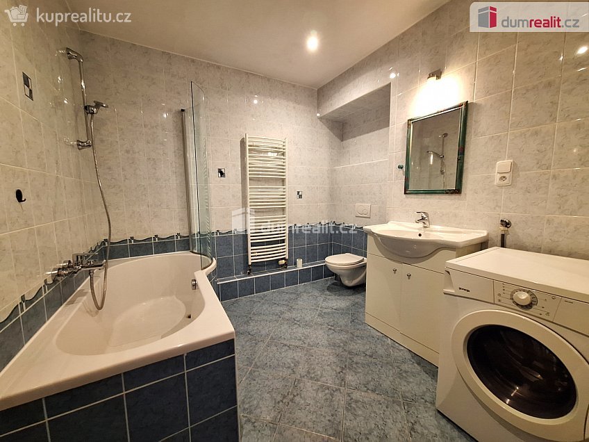 Pronájem bytu 2+kk 61 m^2 Kamenická, Praha 7 