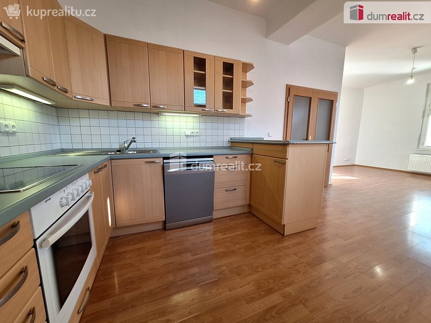 Pronájem bytu 2+kk 61 m^2 Kamenická, Praha 7 