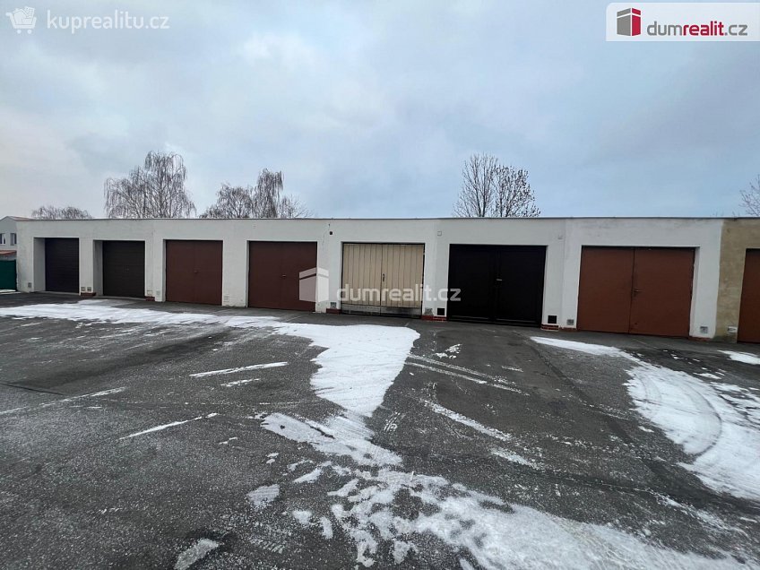 Prodej  garáže 20 m^2 Podvihovská, Opava 