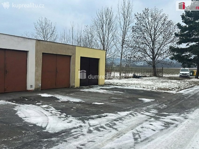 Prodej  garáže 20 m^2 Podvihovská, Opava 