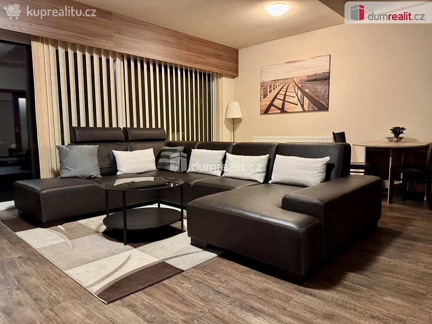 Pronájem  restauračního zařízení 908 m^2 Topolná, Topolná 