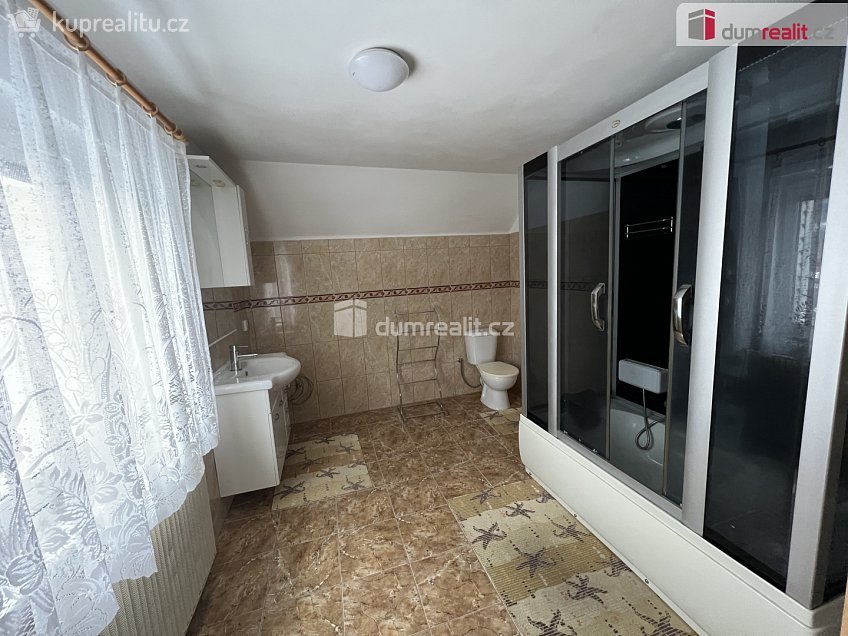 Prodej  rodinného domu 614 m^2 Karlovice, Karlovice 