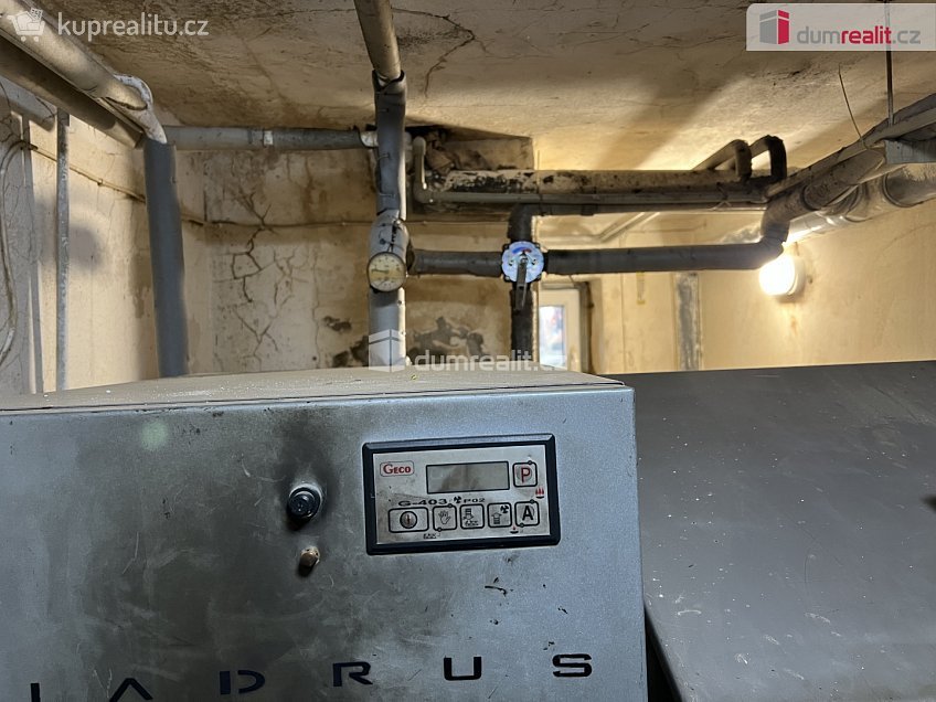 Prodej  rodinného domu 614 m^2 Karlovice, Karlovice 