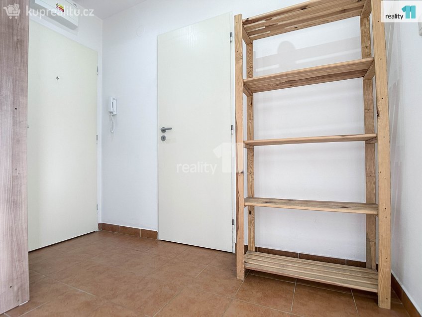 Pronájem bytu 1+1 30 m^2 Bayerova, Přerov 