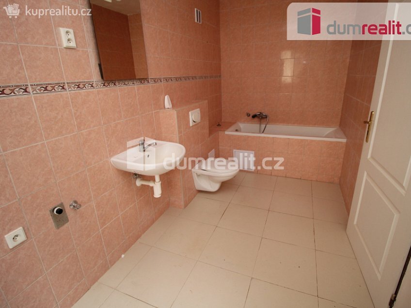 Pronájem bytu 2+kk 65 m^2 Pod Panoramou, Mariánské Lázně 