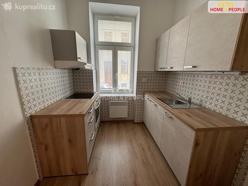 Pronájem bytu 1+1 40 m^2 Štítného, České Budějovice 