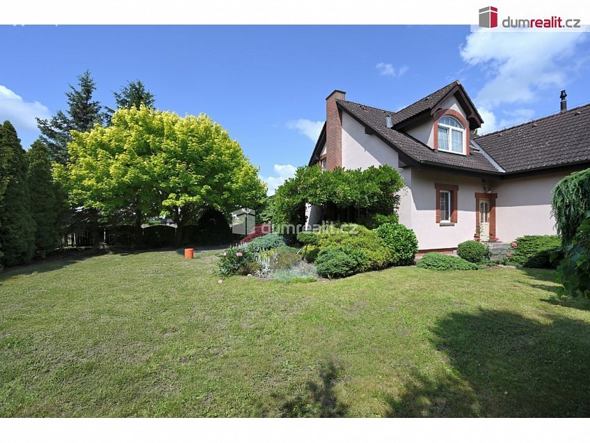 Prodej  rodinného domu 248 m^2 Ve Skále, Šestajovice 