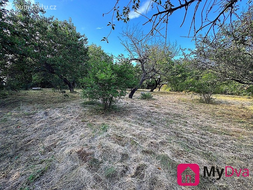 Prodej  stavebního pozemku 1465 m^2 Znojmo, Znojmo 