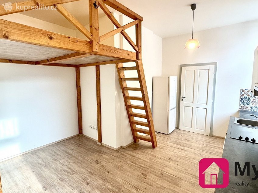 Pronájem bytu 1+kk 25 m^2 Lužická, Znojmo 