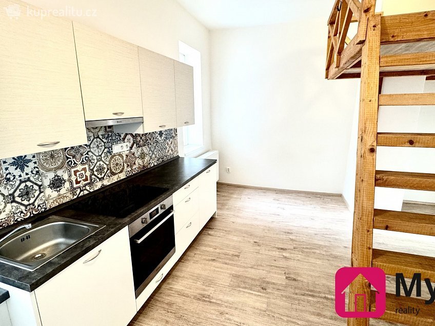 Pronájem bytu 1+kk 25 m^2 Lužická, Znojmo 