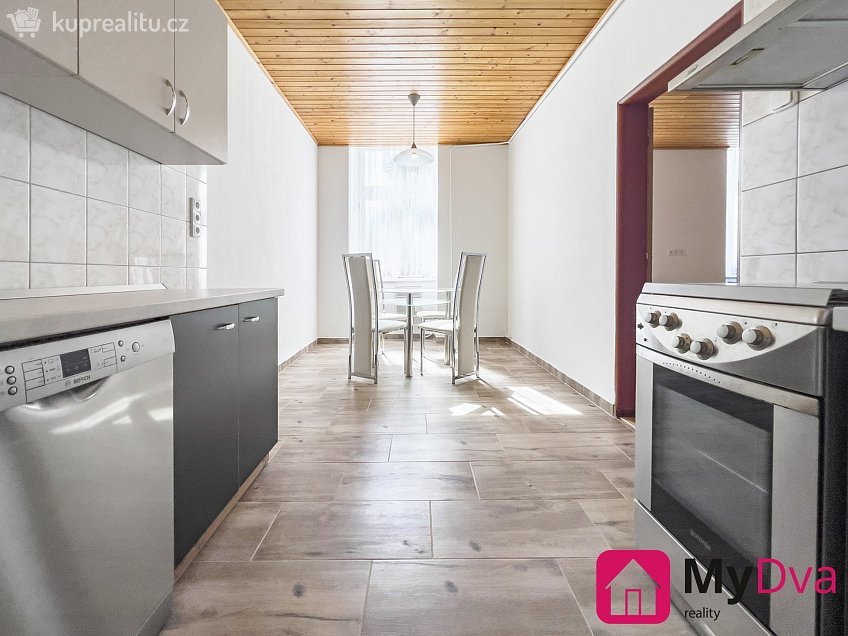 Pronájem bytu 2+1 84 m^2 Vídeňská třída, Znojmo 