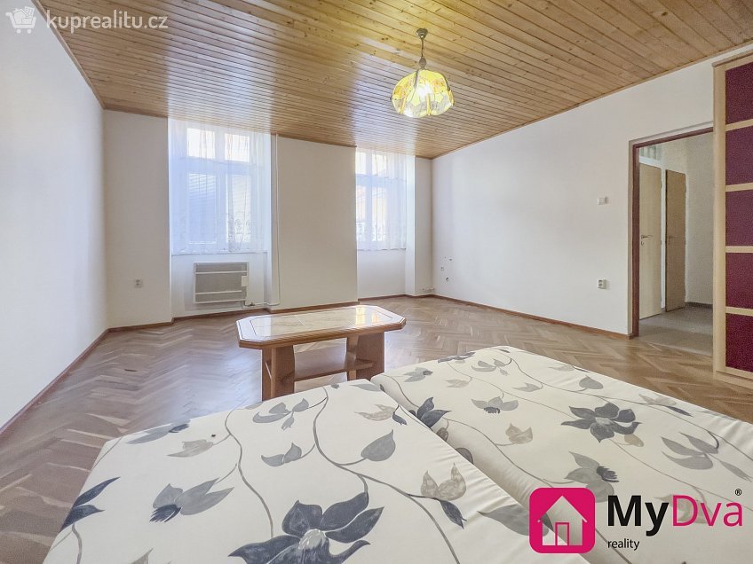 Pronájem bytu 2+1 84 m^2 Vídeňská třída, Znojmo 