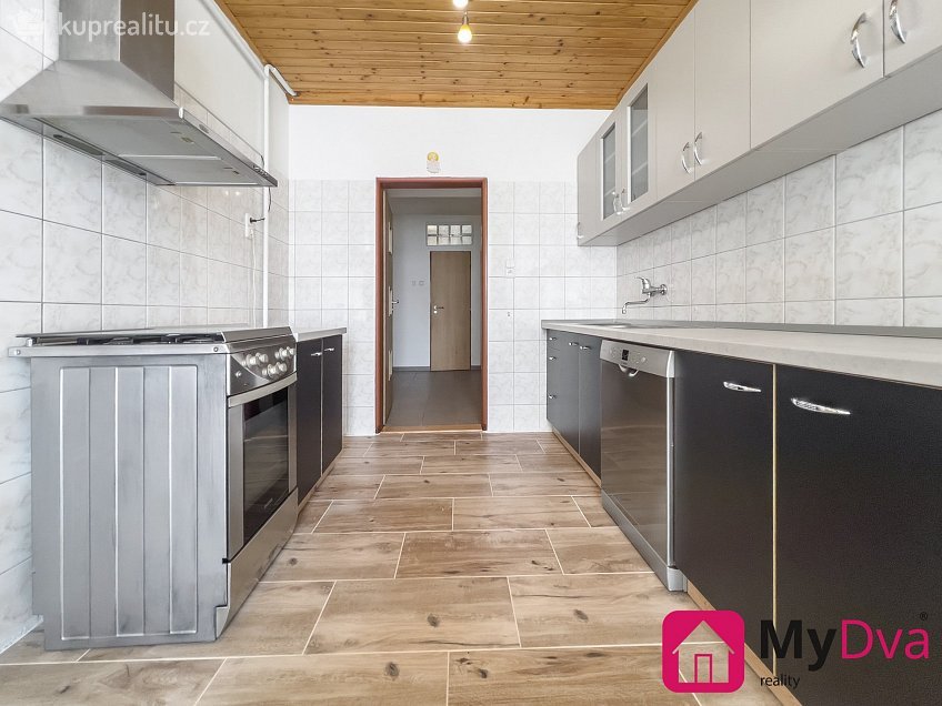 Pronájem bytu 2+1 84 m^2 Vídeňská třída, Znojmo 