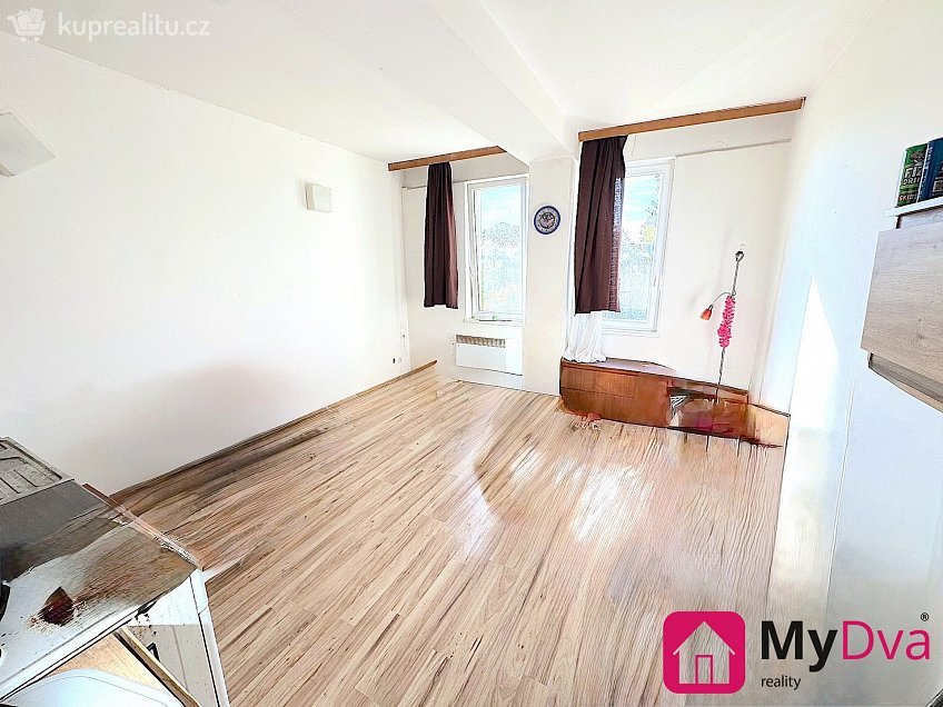 Pronájem bytu 1+kk 28 m^2 Cihlářská, Znojmo 