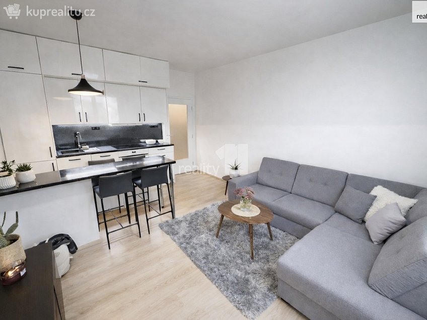 Prodej bytu 2+kk 49 m^2 V závětří, Praha 7 