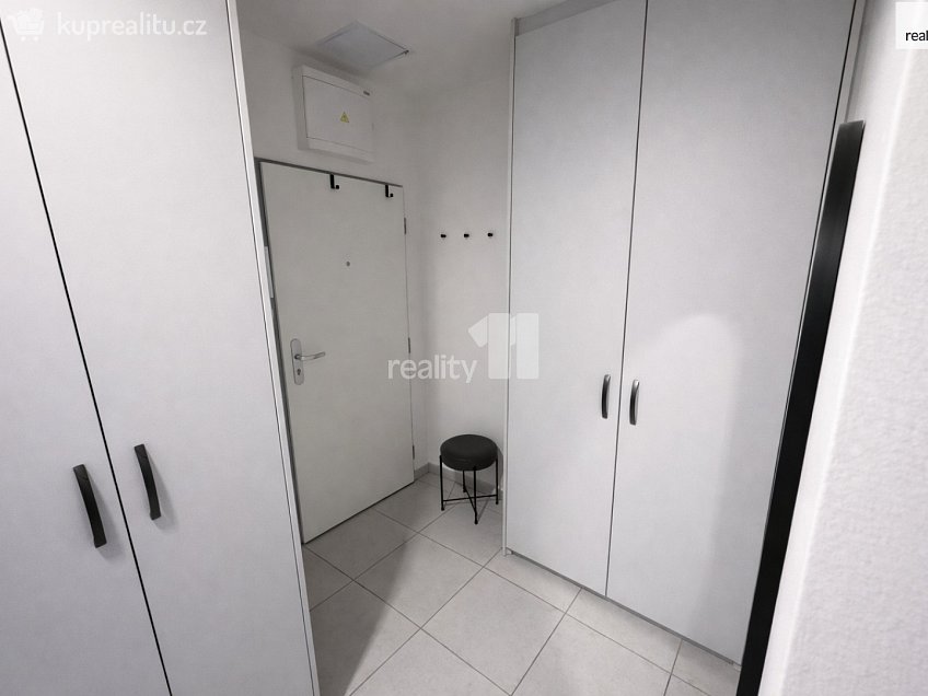 Prodej bytu 2+kk 49 m^2 V závětří, Praha 7 