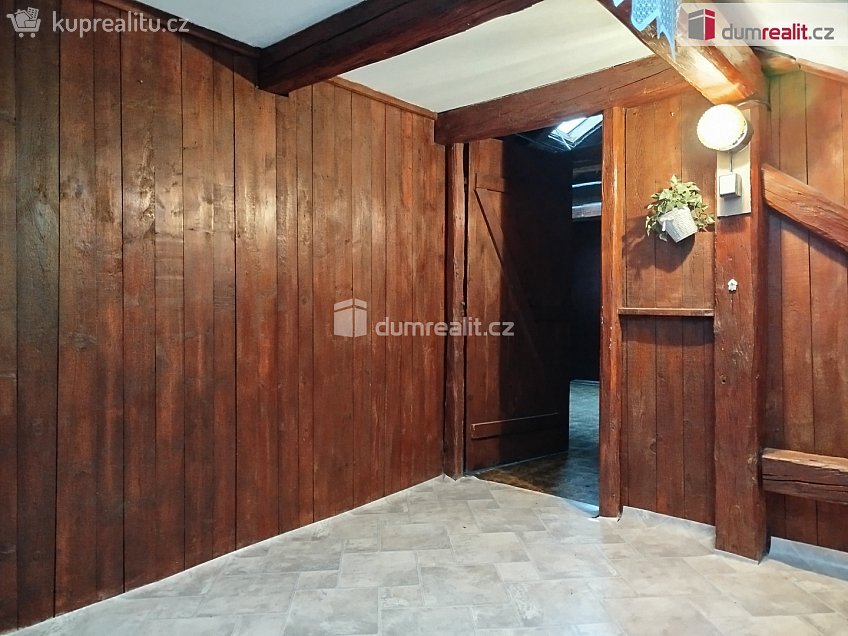 Prodej bytu 1+1 35 m^2 Poštovní, Nejdek 