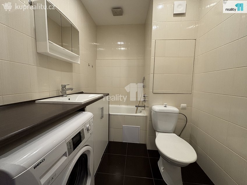 Pronájem bytu 2+kk 40 m^2 Okružní, Česká Lípa 