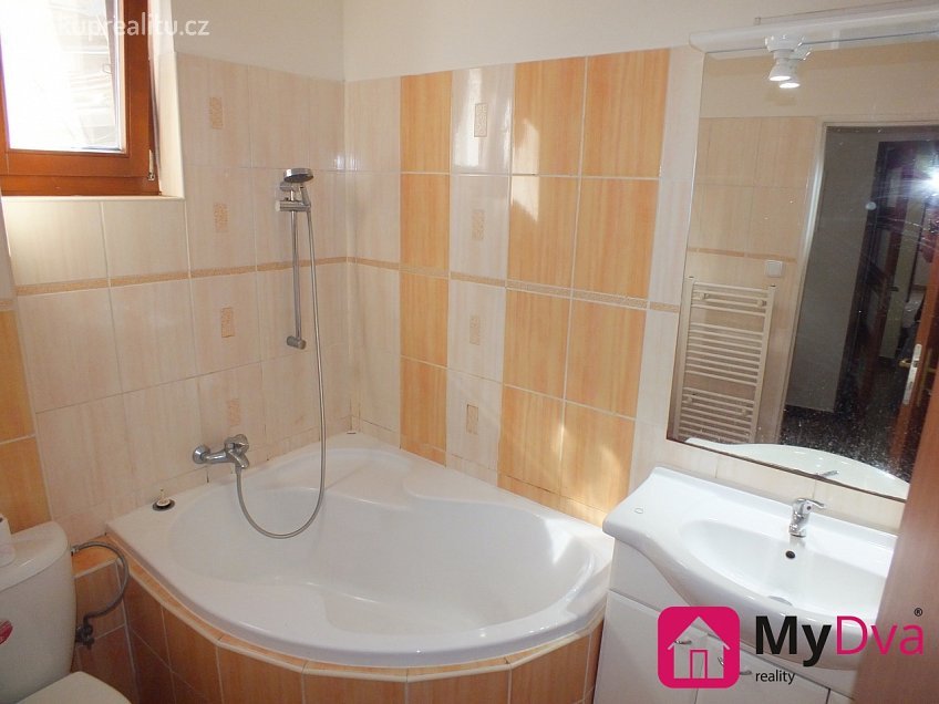 Pronájem bytu 2+kk 55 m^2 Na Kopečku, Znojmo 