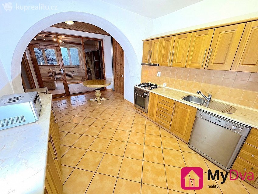 Pronájem  rodinného domu 280 m^2 Znojemská, Nový Šaldorf-Sedlešovice 