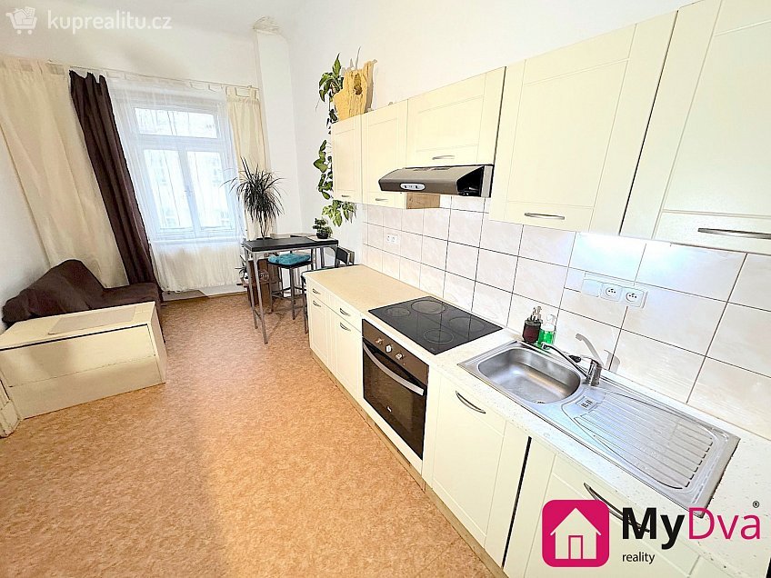 Pronájem bytu 2+1 68 m^2 U Brány, Znojmo 