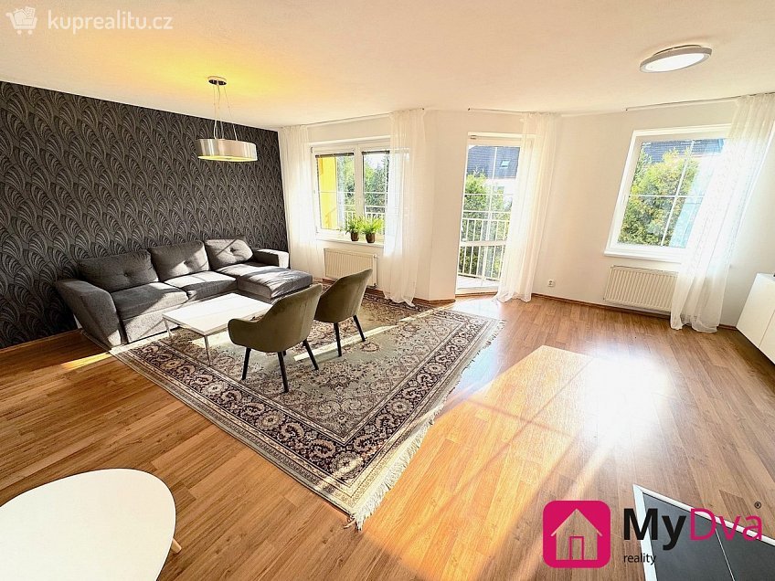 Pronájem  rodinného domu 220 m^2 M. Horákové, Třebíč 