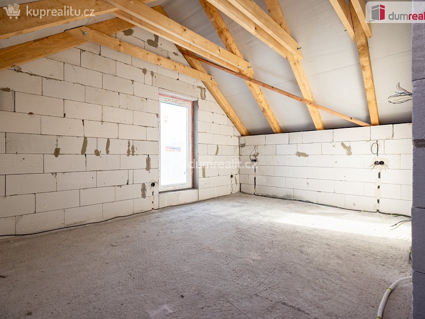 Prodej  rodinného domu 143 m^2 Jungmannova, Veltrusy 