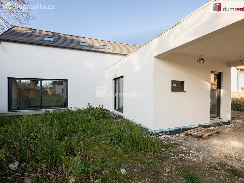 Prodej  rodinného domu 143 m^2 Jungmannova, Veltrusy 