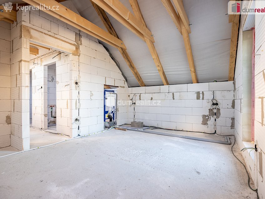 Prodej  rodinného domu 143 m^2 Jungmannova, Veltrusy 