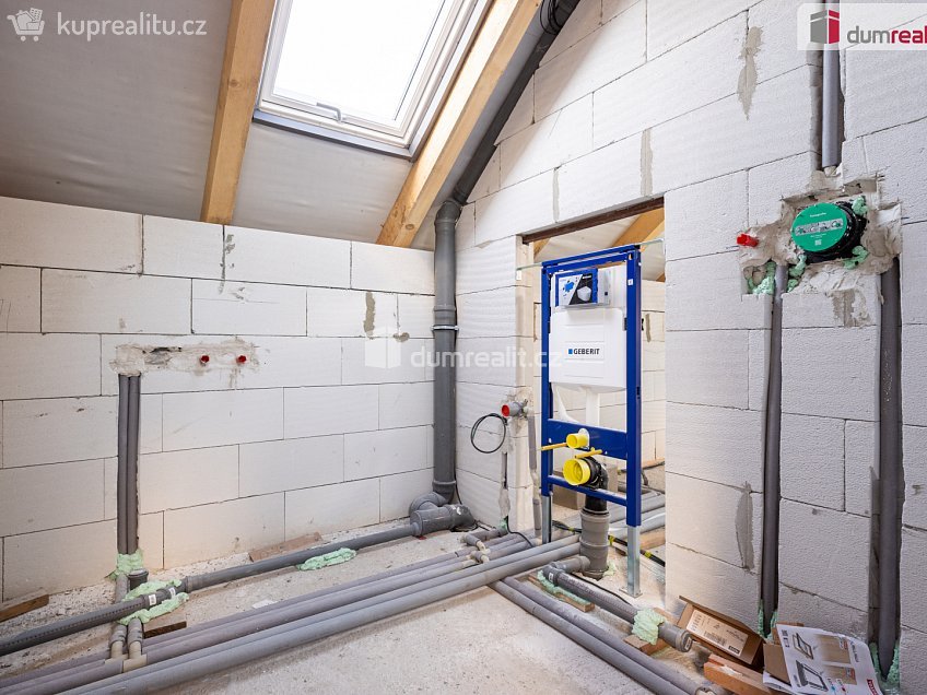 Prodej  rodinného domu 143 m^2 Jungmannova, Veltrusy 