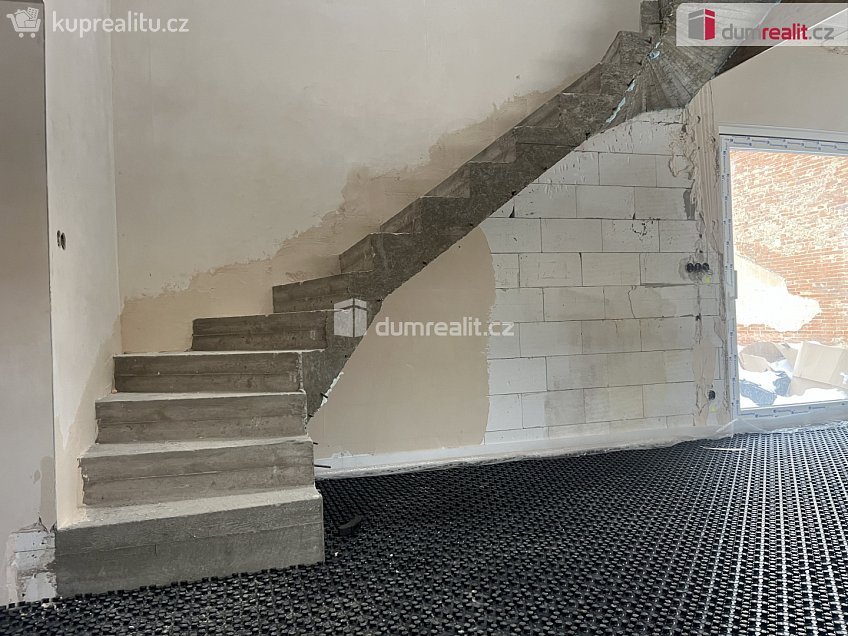 Prodej  rodinného domu 143 m^2 Jungmannova, Veltrusy 