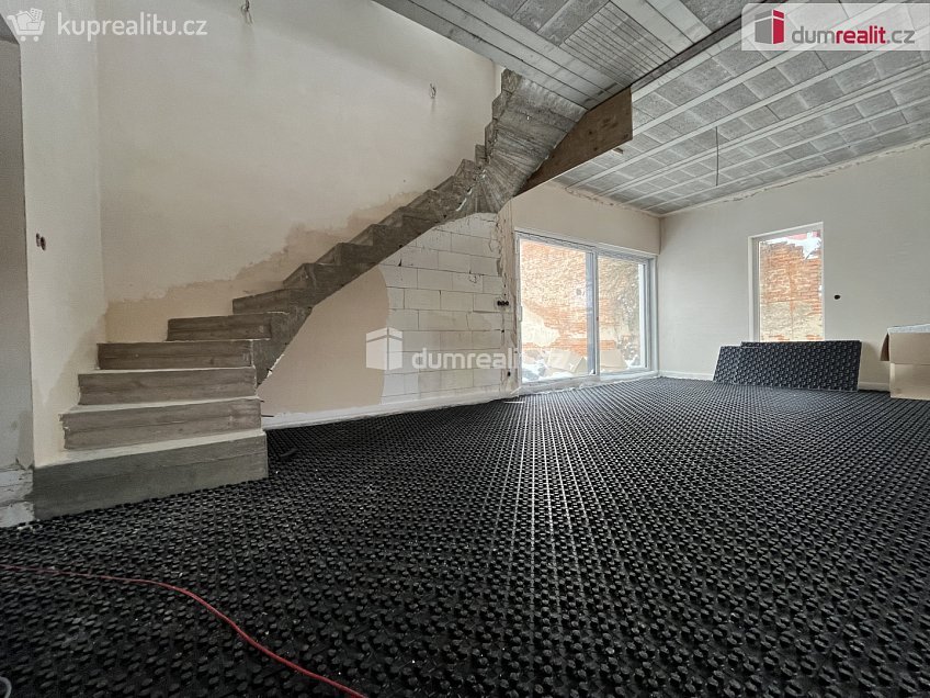 Prodej  rodinného domu 143 m^2 Jungmannova, Veltrusy 