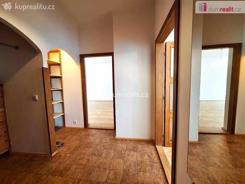 Pronájem bytu 3+1 102 m^2 Dětská, Praha 10 