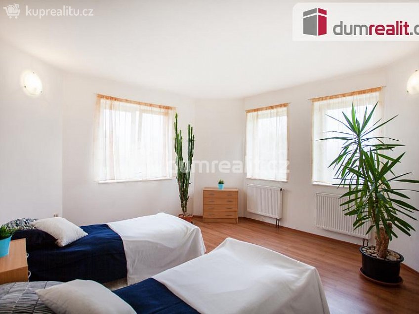 Prodej  rodinného domu 253 m^2 Dolní Třebonín, Dolní Třebonín 