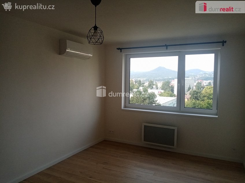 Pronájem bytu 3+1 65 m^2 Zelená, Děčín 