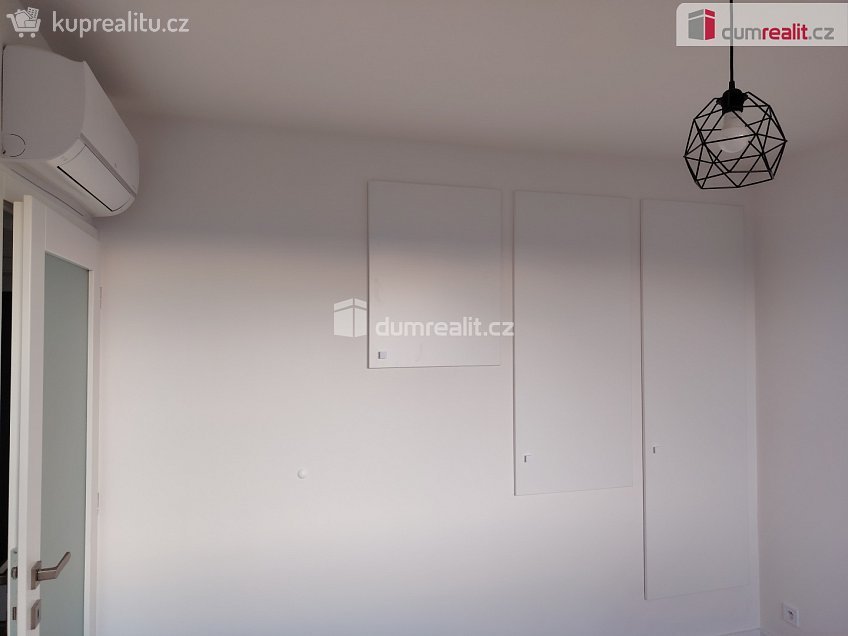 Pronájem bytu 3+1 65 m^2 Zelená, Děčín 