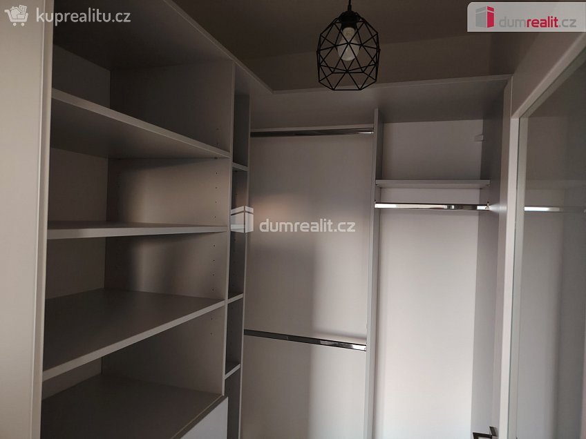 Pronájem bytu 3+1 65 m^2 Zelená, Děčín 