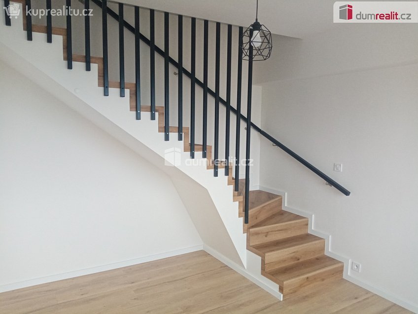 Pronájem bytu 3+1 65 m^2 Zelená, Děčín 