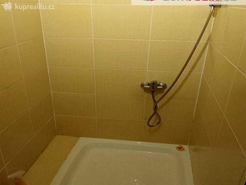 Prodej  chaty 35 m^2 Valdštejnská, Doksy 